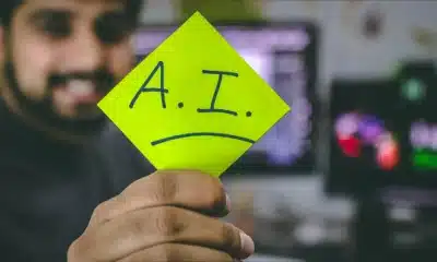 guy with a post it letters AI