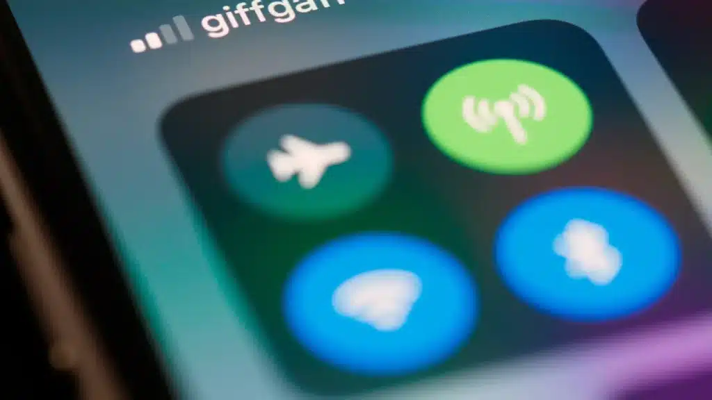 bluetooth symbol on phone