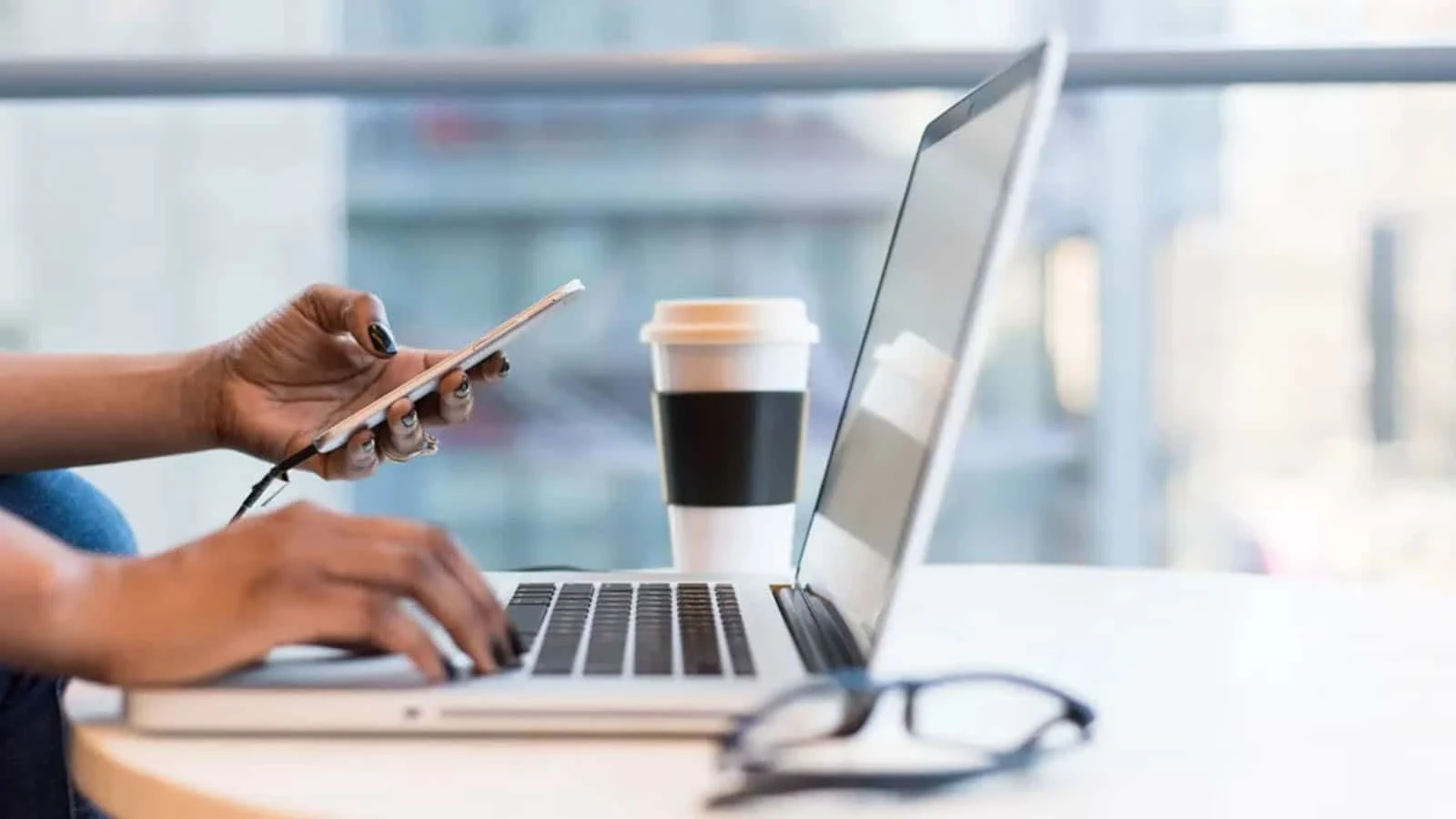 typing while on the phone